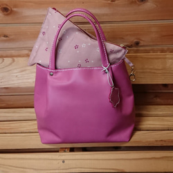 小さめトートバッグ 大人ピンク (桜のチャーム付き) 本革手縫い [送料無料] 5枚目の画像