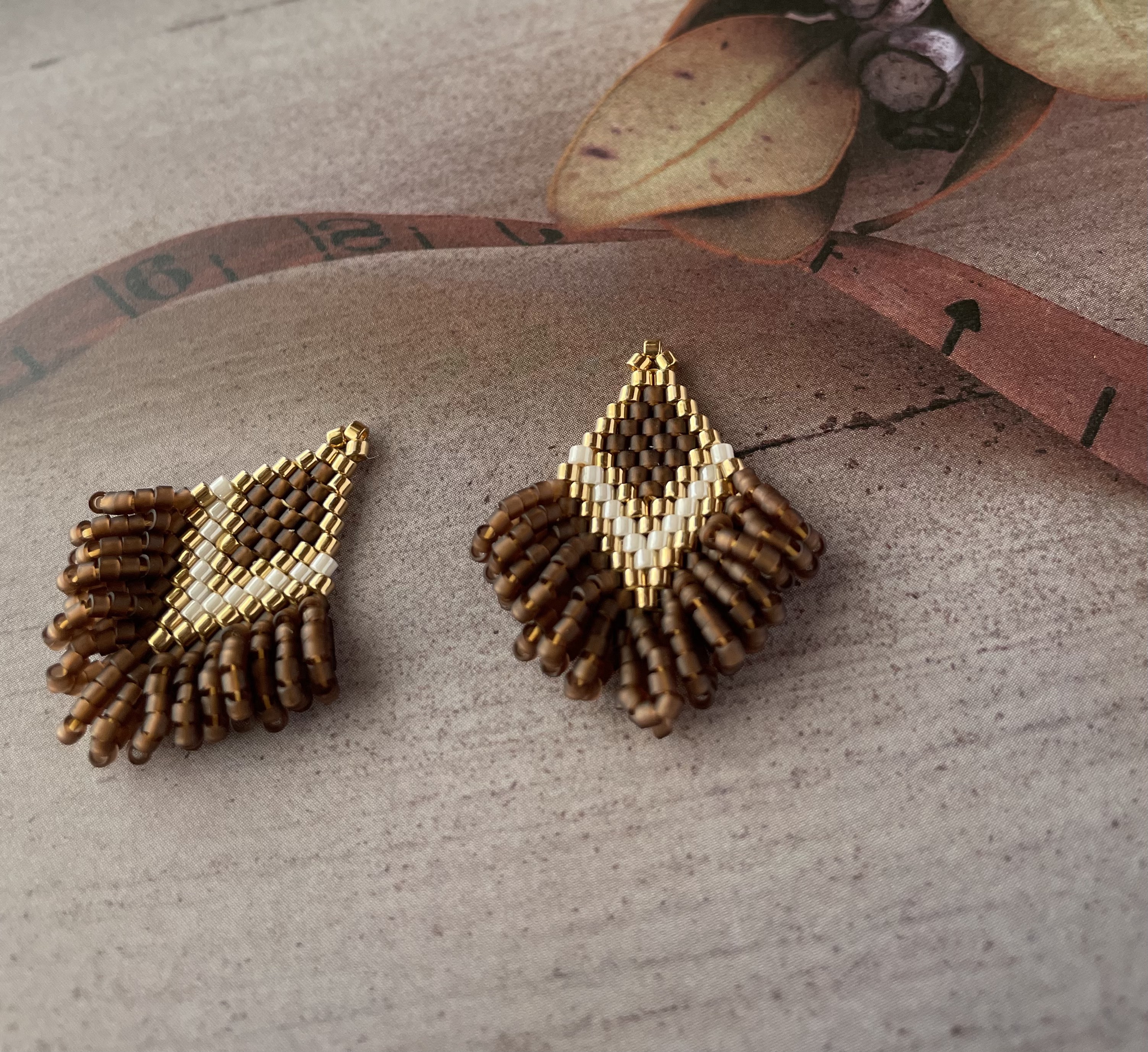 再販 ビーズアクセサリー/ビーズステッチピアス イヤリング ブラウン