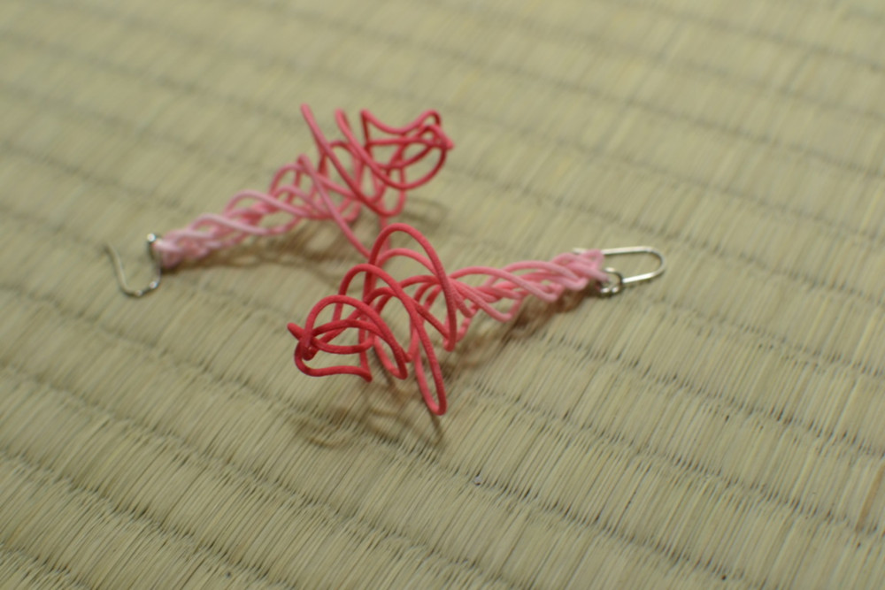 新色グラデーション！"Snow Red" Red/White　ピアス　イヤリング　SPIRO　トルネード