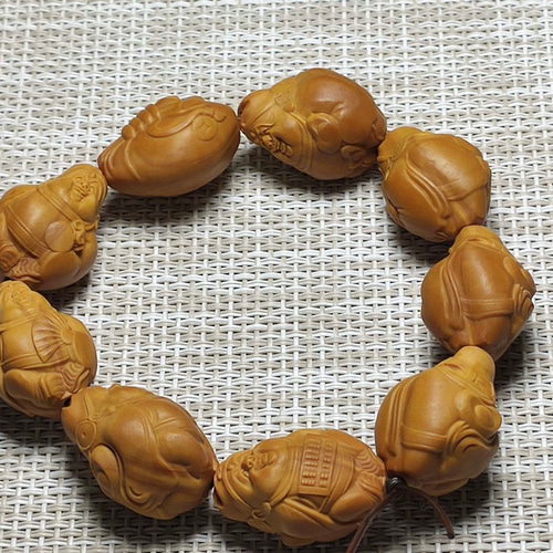 ルドラクシャ(菩提樹の実)オリーブ核彫刻羅漢18102811/40g ルドラクシャ(菩提樹の実)オリーブ核彫刻お金の神様17492769