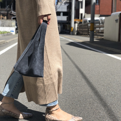 ミニバッグ 肩掛けできるトートバッグ 型押し 茶ブラウン系 日本