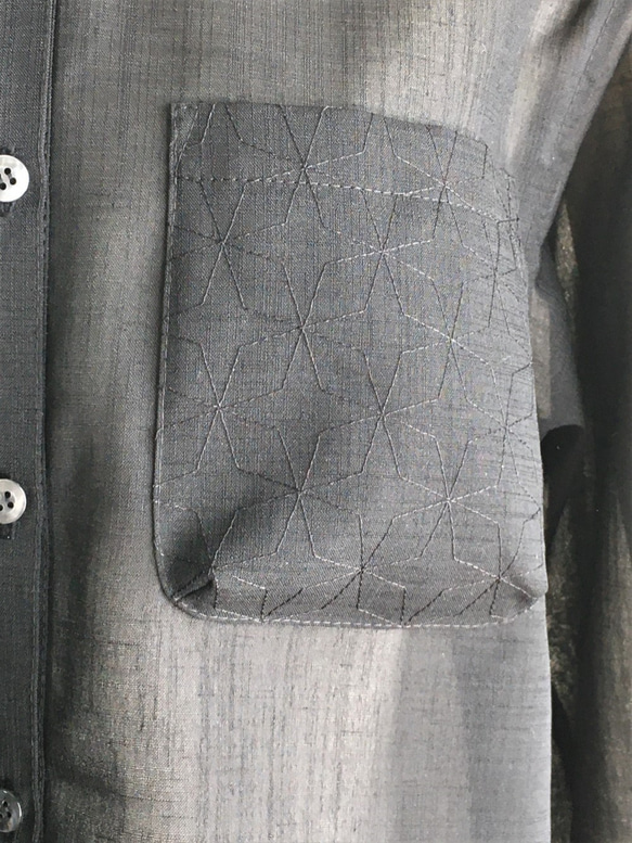 刺繡ポケット黒ブラウス 5枚目の画像