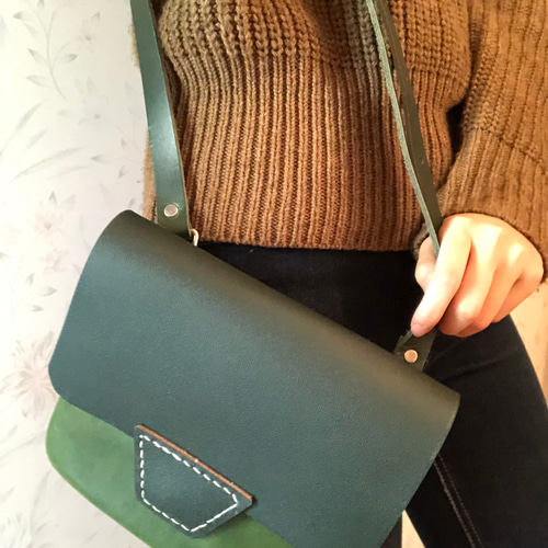 本革】白いステッチがポイント♫ショルダーバッグ ショルダーバッグ