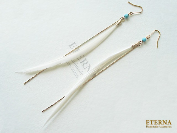 White goose quill with magnesite turquoise, hook earrings 第5張的照片