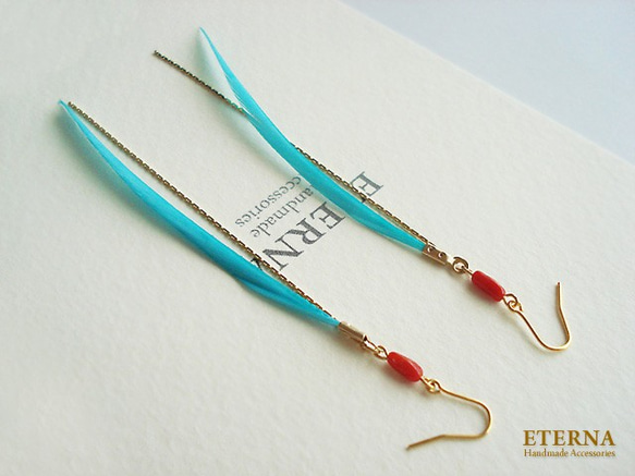 Blue goose quill with red coral, hook earrings 第1張的照片