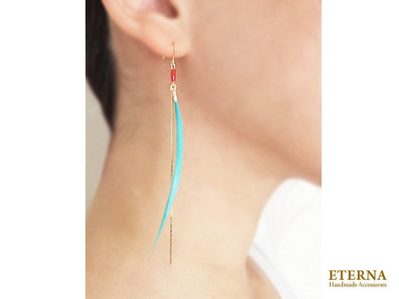 Blue goose quill with red coral, hook earrings 第4張的照片