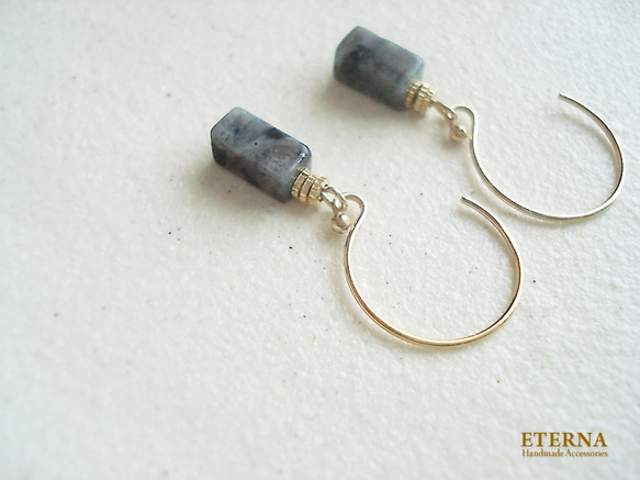 14kgf：Larvikite and metal beads earrings 第4張的照片