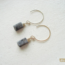 14kgf：Larvikite and metal beads earrings 第6張的照片