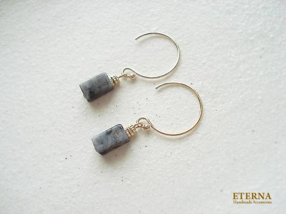 14kgf：Larvikite and metal beads earrings 第6張的照片