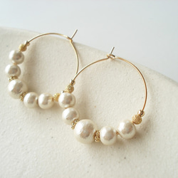 Cotton pearl and Metal Bead hoop earrings 穿孔耳環 第1張的照片