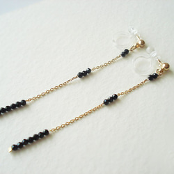 Black spinel with long chain, clip on earrings（夾式） 第2張的照片