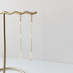 Keshi pearl with long chain, hook earrings 穿孔耳環 第2張的照片