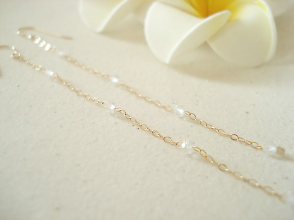 14KGF:White Topaz and long chain, hook earrings（穿孔） 第3張的照片