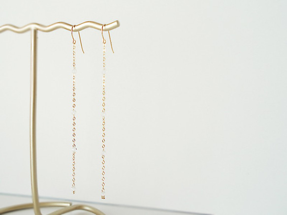 14KGF:White Topaz and long chain, hook earrings（穿孔） 第5張的照片