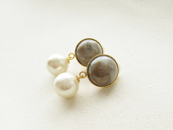 Gray Marble acrylic beads cabochon and cotton pearl, clip on 第4張的照片