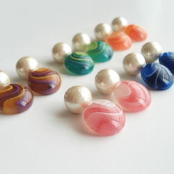 Marble acrylic button and cotton pearl clip on earrings 夾式 第2張的照片