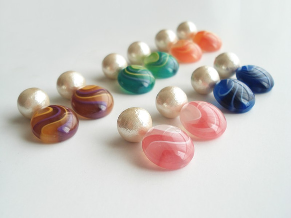 Marble acrylic button and cotton pearl clip on earrings 夾式 第2張的照片