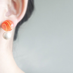 Marble acrylic button and cotton pearl clip on earrings 夾式 第5張的照片