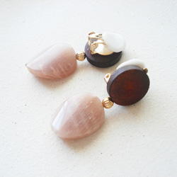 Orange moonstone and wood beads, clip on earrings 夾式 第4張的照片