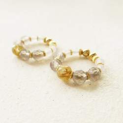 Rutilated quartz and calcedony, tiny hoop earrings 第2張的照片