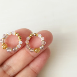 Rutilated quartz and calcedony, tiny hoop earrings 第5張的照片