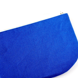 ブルードットの半月型ポーチ・本革使用（青の帆布） 3枚目の画像
