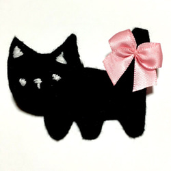 黒猫フェルト刺繍ブローチ 1枚目の画像