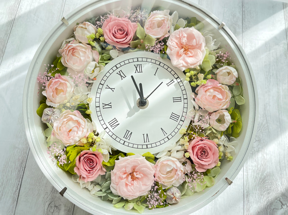 【母の日ギフト】花時計　ピンクのバラ/プリザーブドフラワー　ギフトラッピング無料 1枚目の画像