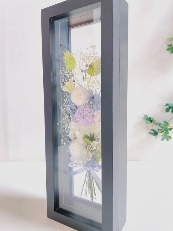 プリザーブドフラワーフレームの花束／お供え お悔み/白いポンポンマム　紫のアスター 3枚目の画像