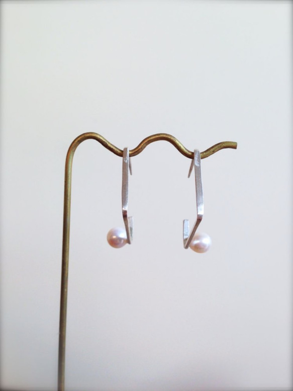 シルバーピアス Square w/pearl Earrings 1枚目の画像