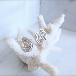 シルバーピアス うずまき Swirling Earrings 1枚目の画像