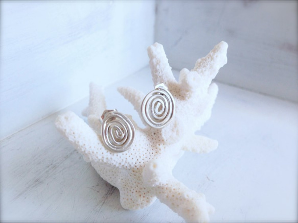 シルバーピアス うずまき Swirling Earrings 1枚目の画像