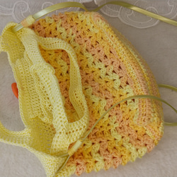 手編みカラフル　ミニバッグ　（ポシェット型）オレンジ×イエロー 2枚目の画像