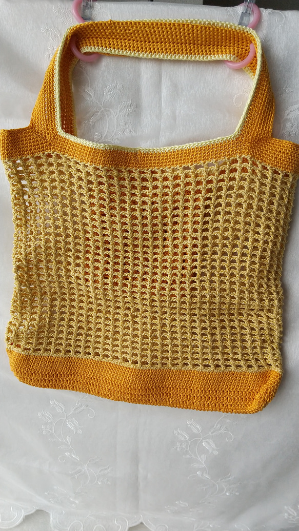 手編みカラフル　小さめなネットバッグ（トートバッグ型）オレンジ×イエロー　送料無料！ 1枚目の画像