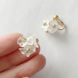 季節限定「フラワーブーケ」ビジューearring & pierce～白～ 3枚目の画像