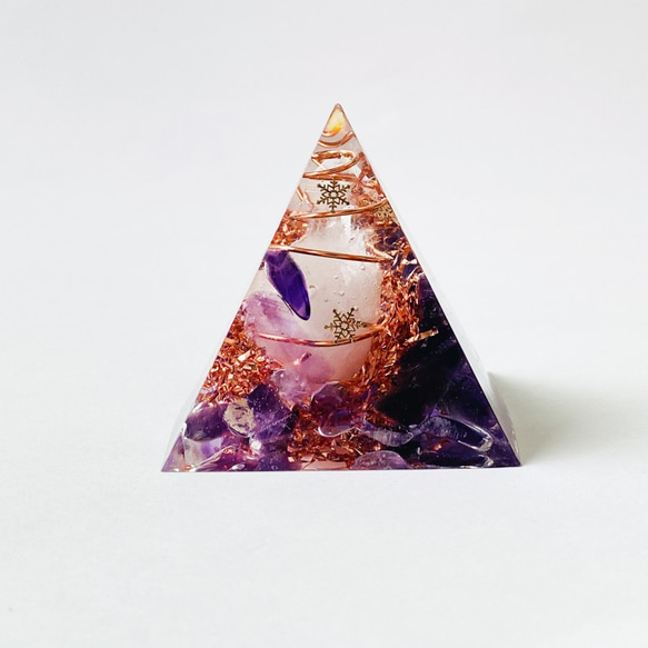 《2月誕生石　アメジスト》　ピラミッド型オルゴナイト 4枚目の画像