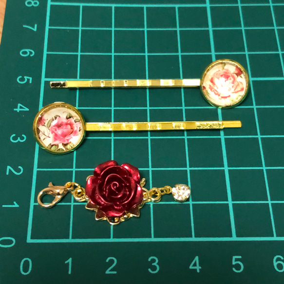 【送料無料】〈3点セット 〉♡薔薇デザイン ヘアピン２本&チャーム♡ 3枚目の画像