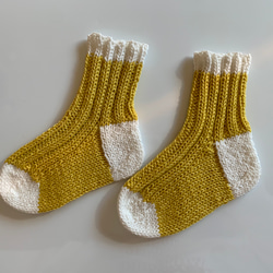 赤ちゃん用コットン糸の手編みの靴下(11.5cm〜14cm) 1枚目の画像