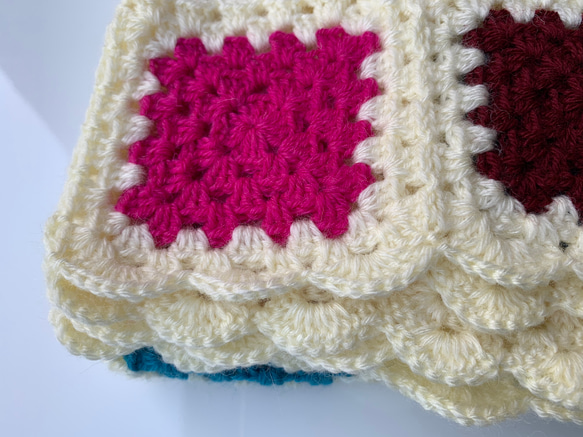 手編みのブランケット　モチーフ編みブランケット 