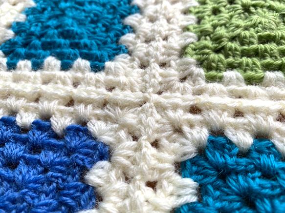 手編みのブランケット　モチーフ編みブランケット 