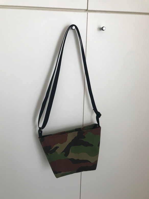 トートバッグ　コーデュラ ナイロンカモフラ　ハンドメイド　ショルダー紐込み 舟形デイリートートバッグ コーデュラ ナイロン カモフラ