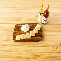 ミニチュアフード　カッテージチーズのクラッカー添え　ミニチュア 1枚目の画像