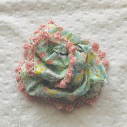 きらふわシュシュ-green flower  pink～リバティcollection～ 3枚目の画像