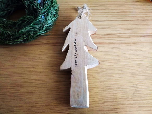 手で作ったツリー型　大／木製クリスマスオーナメント 2枚目の画像