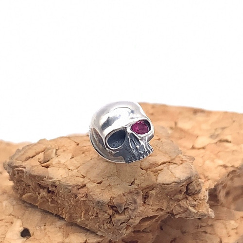 信頼も厚い スカル ルビー/シルバーピアス 片耳 メンズ/シルバー925 カラーストーン