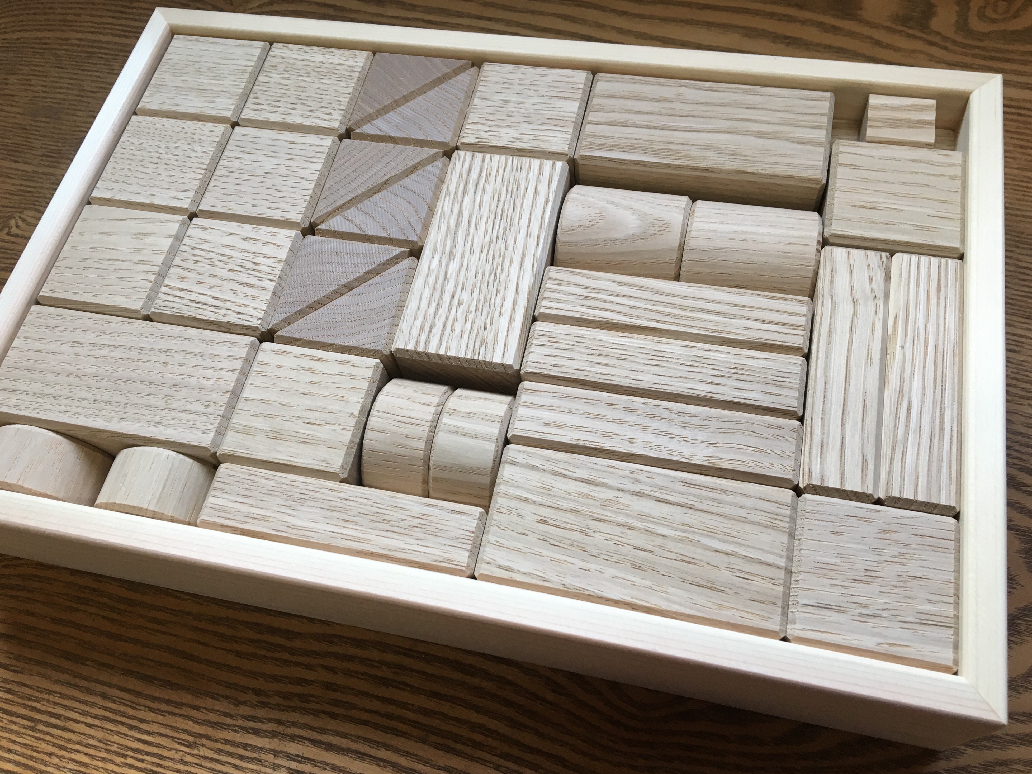 木のおもちゃ　くりの木の積み木