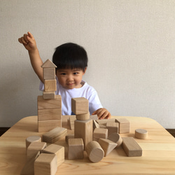 木のおもちゃ　くりの木の積み木(大) 3枚目の画像