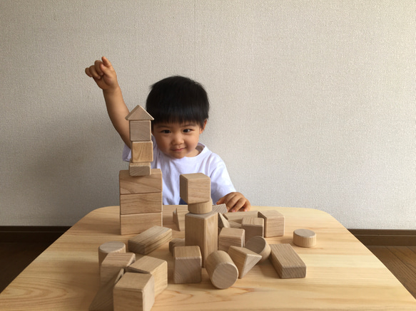木のおもちゃ　くりの木の積み木(大) 3枚目の画像