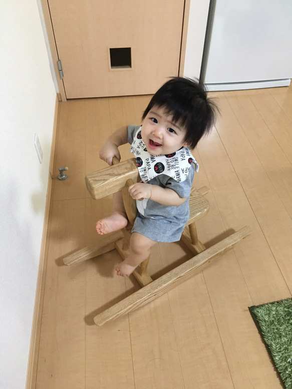 木のおもちゃ　くりの木の木馬 3枚目の画像