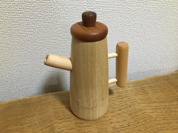 木のおもちゃ　木のポット 1枚目の画像